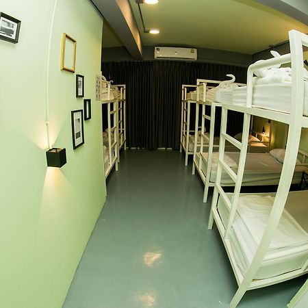 Samsen 8 Hostel Bangkok Exterior foto