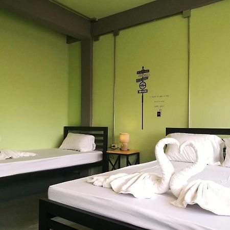 Samsen 8 Hostel Bangkok Exterior foto