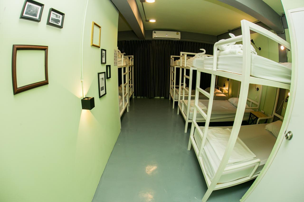 Samsen 8 Hostel Bangkok Exterior foto