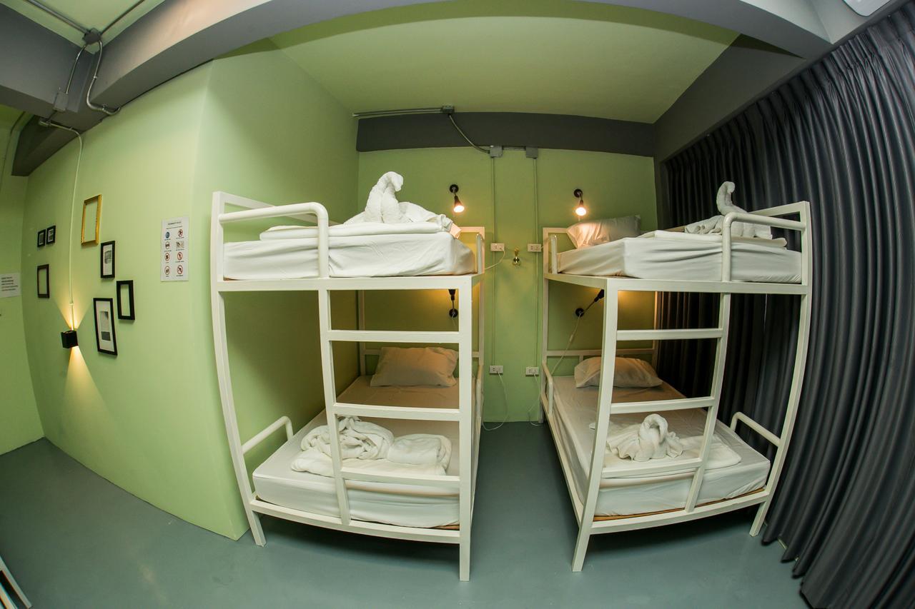 Samsen 8 Hostel Bangkok Exterior foto
