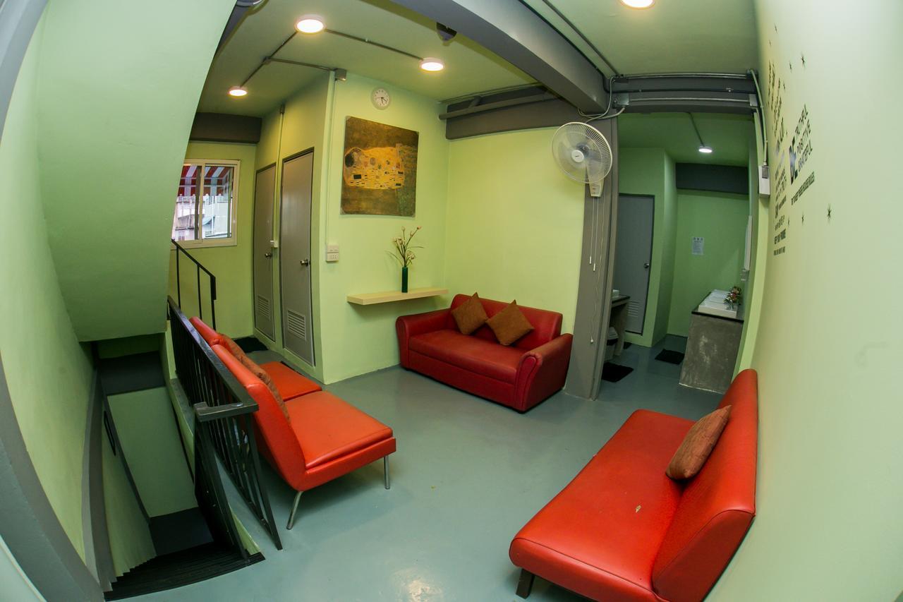 Samsen 8 Hostel Bangkok Exterior foto
