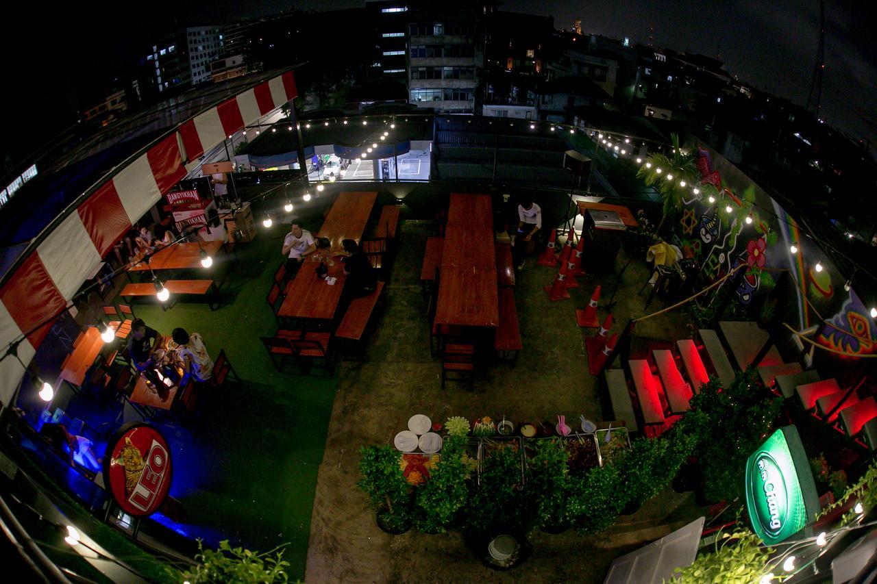Samsen 8 Hostel Bangkok Exterior foto