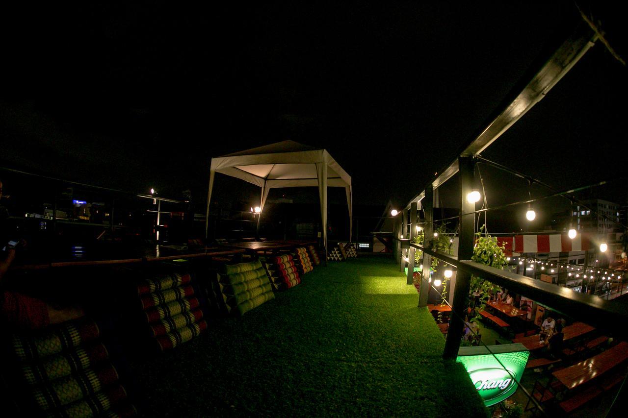 Samsen 8 Hostel Bangkok Exterior foto