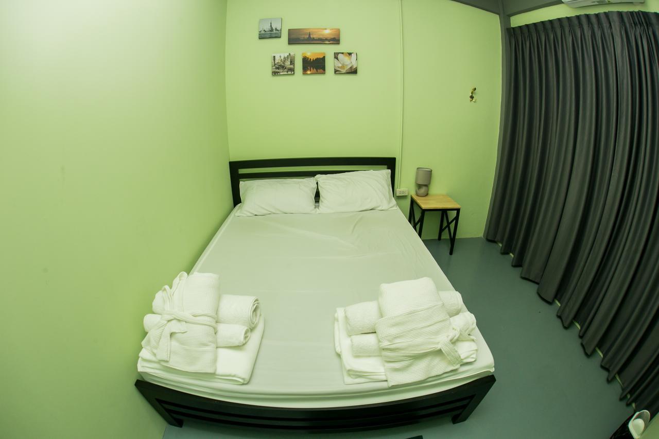 Samsen 8 Hostel Bangkok Exterior foto