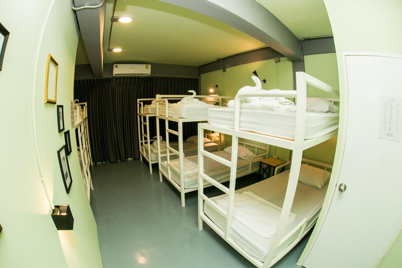 Samsen 8 Hostel Bangkok Exterior foto