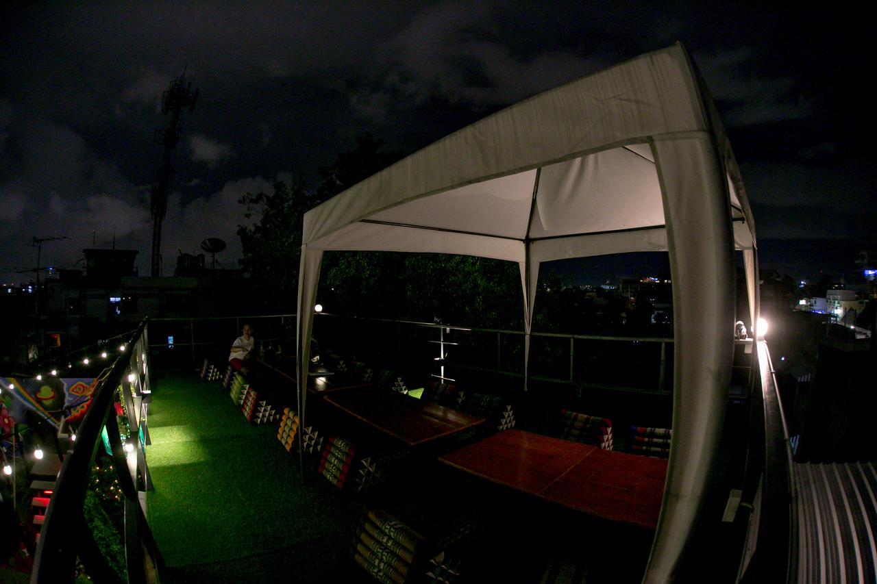 Samsen 8 Hostel Bangkok Exterior foto